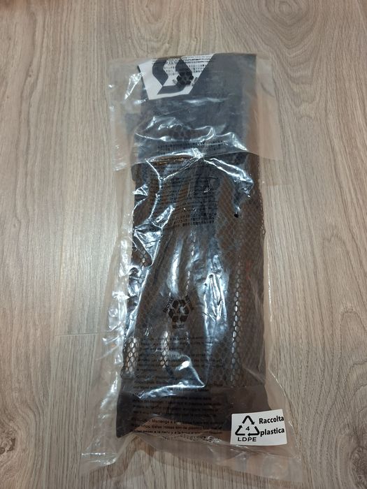 Bete carbon SCOTT pentru alergare montana