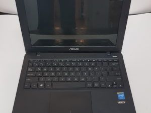 Laptopuri defecte unele complete - core2duo si pentru rabla electro