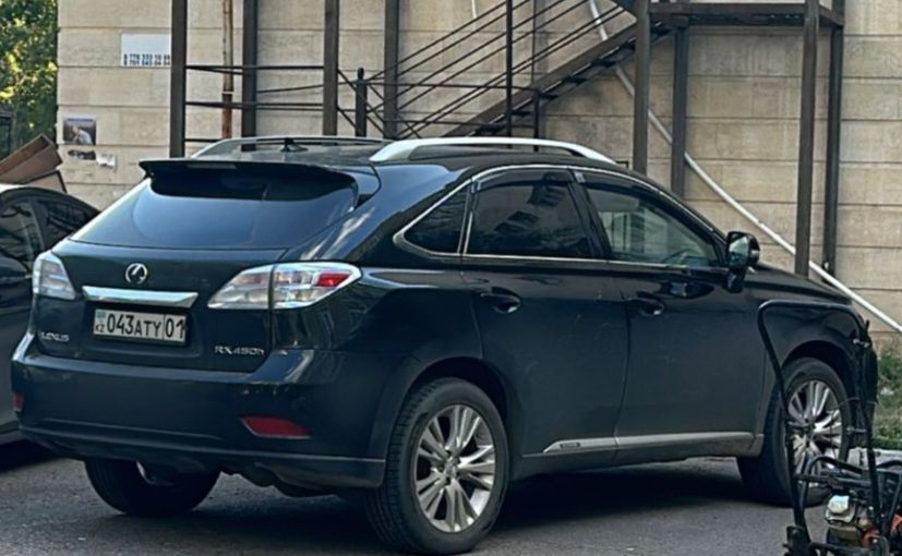 Продам машину Lexus 2010