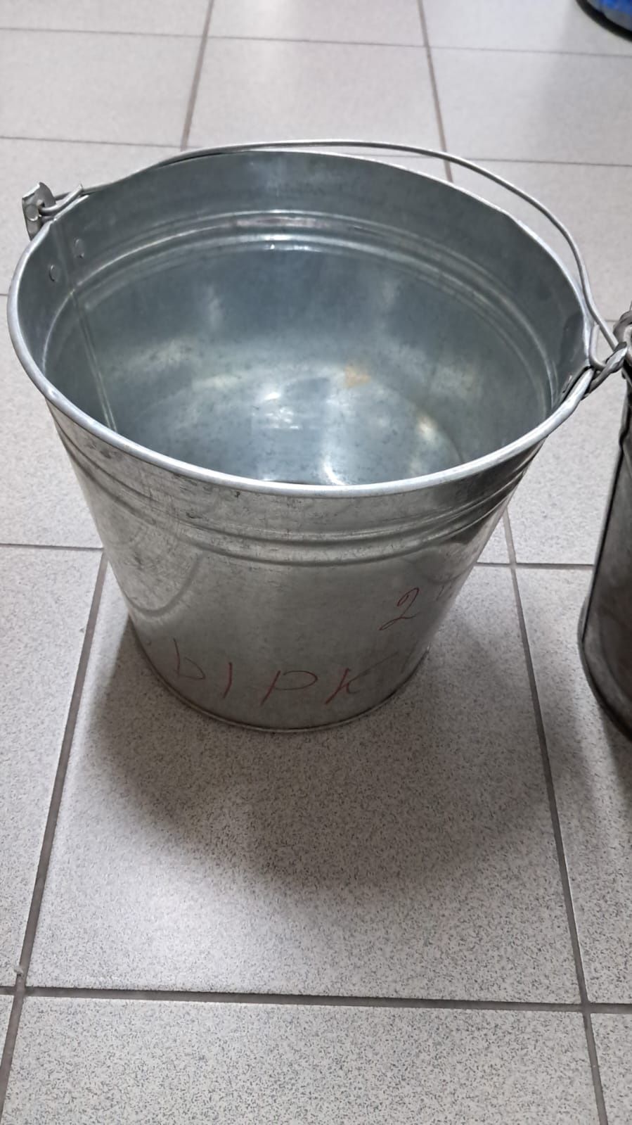 Продам ведро цинковое б/у