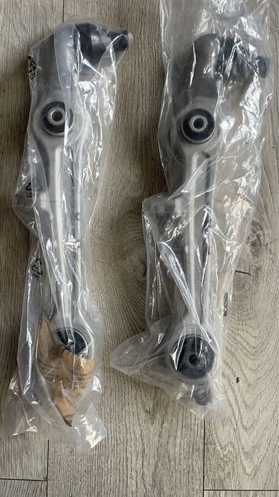 Pivoti, Brate bascula suspensie fata A 4 B7 Injector 059130277 CD