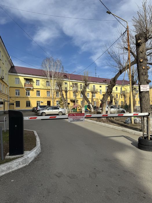 Меняю 3 комн.квартиру без ремонта на 2 комн.с ремонтом