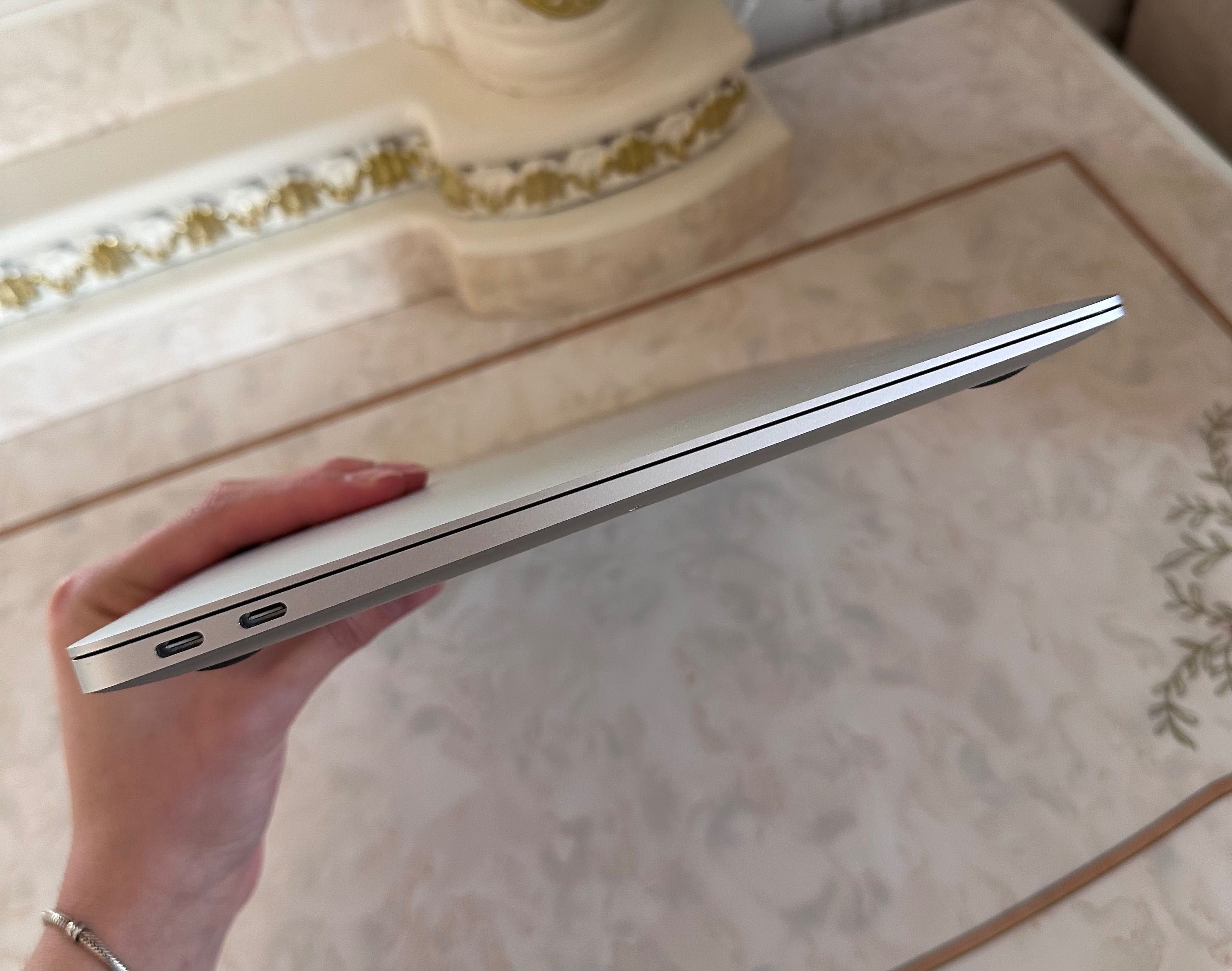 Apple MacBook Air M1