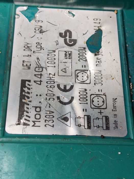 Aspirator industrial MAKITA 440 de 2000 W că și nou
