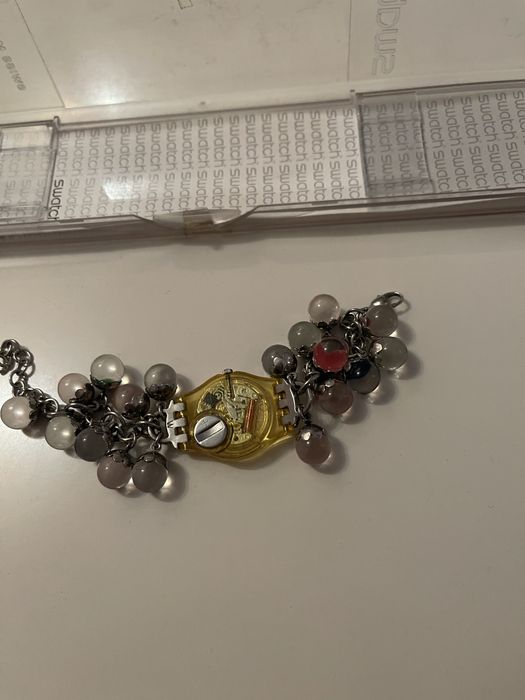 Дамски часовник гривна Swatch