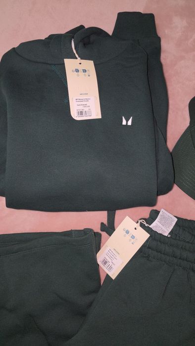 НОВ анцуг и шапка Myprotein с ЕТИКЕТИ