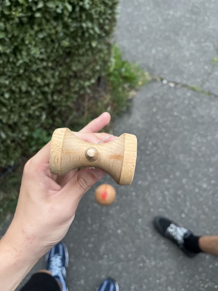 jucarie kendama rosie