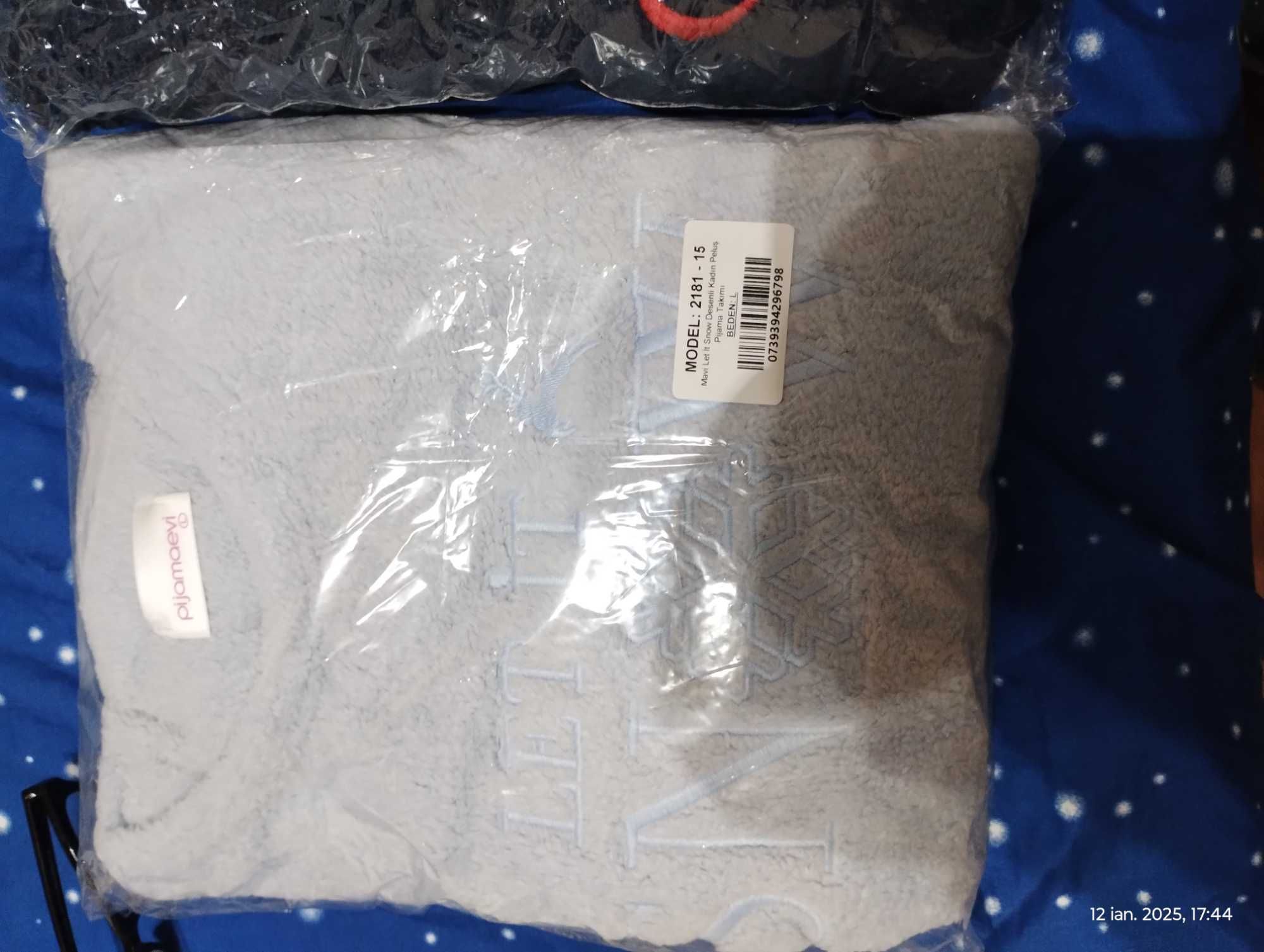Pijama nouă pt femei , mărime M