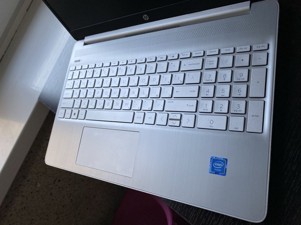 Laptop HP 15s-fq0008nia Intel N4120 / 4GB DDR4 / 256GB SSD / 15.6" HD