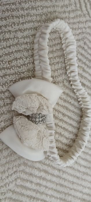 Rochita si bentita botez, superba, culoare alb,mas 3 luni