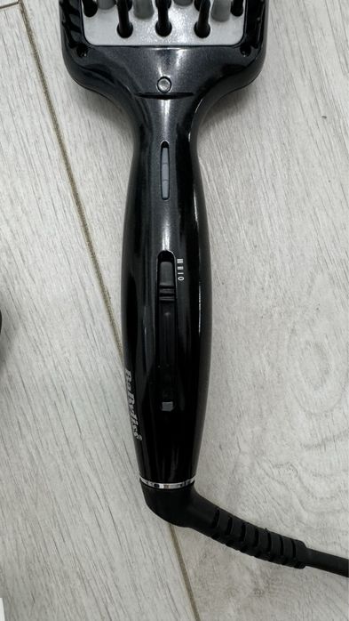 Perie electrica pentru indreptat parul BaByliss