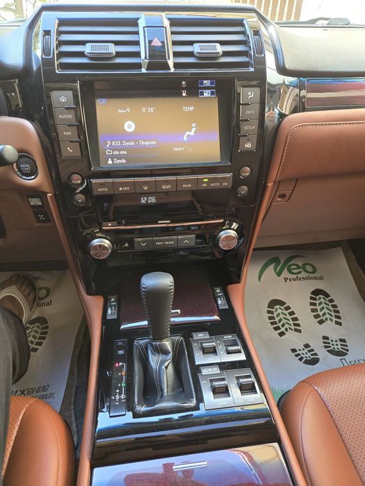 Lexus GX 460 v xoroshem sostoyanii