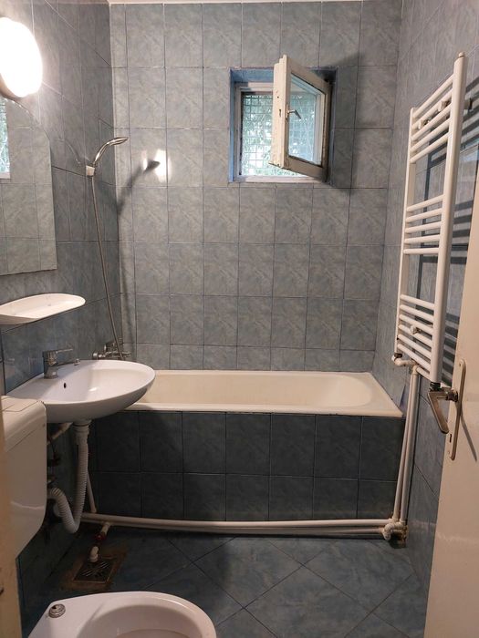 Proprietar ap 3 camere langa parcul Prefecturii