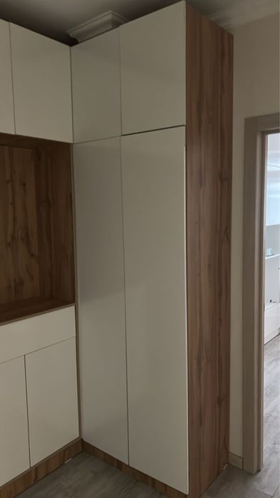 Шкаф в прихожую и в ванну