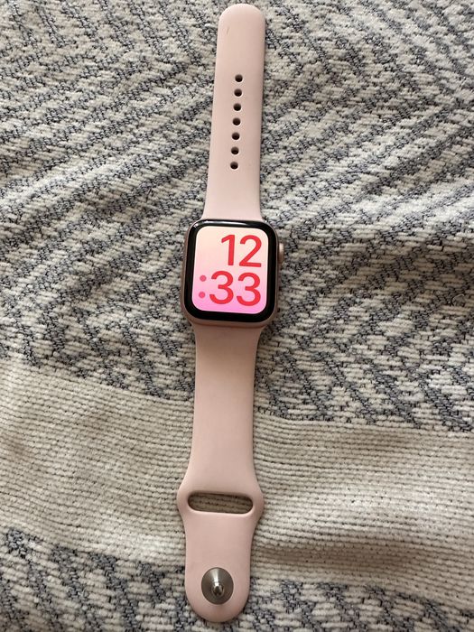 Продам Apple Watch 6 Series 40mm. Оригинальные.