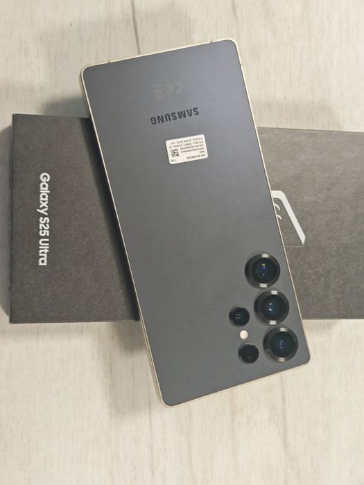 Като нов Samsung Galaxy S25 Ultra 1TB Гаранция