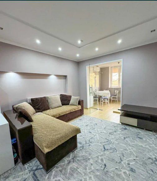 Продаётся 2х ком С/ Азимова 77я серия