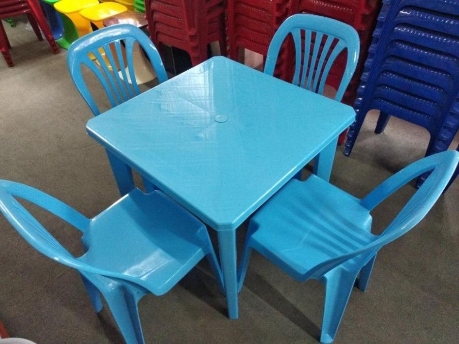 Комплект мебел 1 стол+4 стула оптом и в розницу SOVPLASTITAL. Ф/О люба