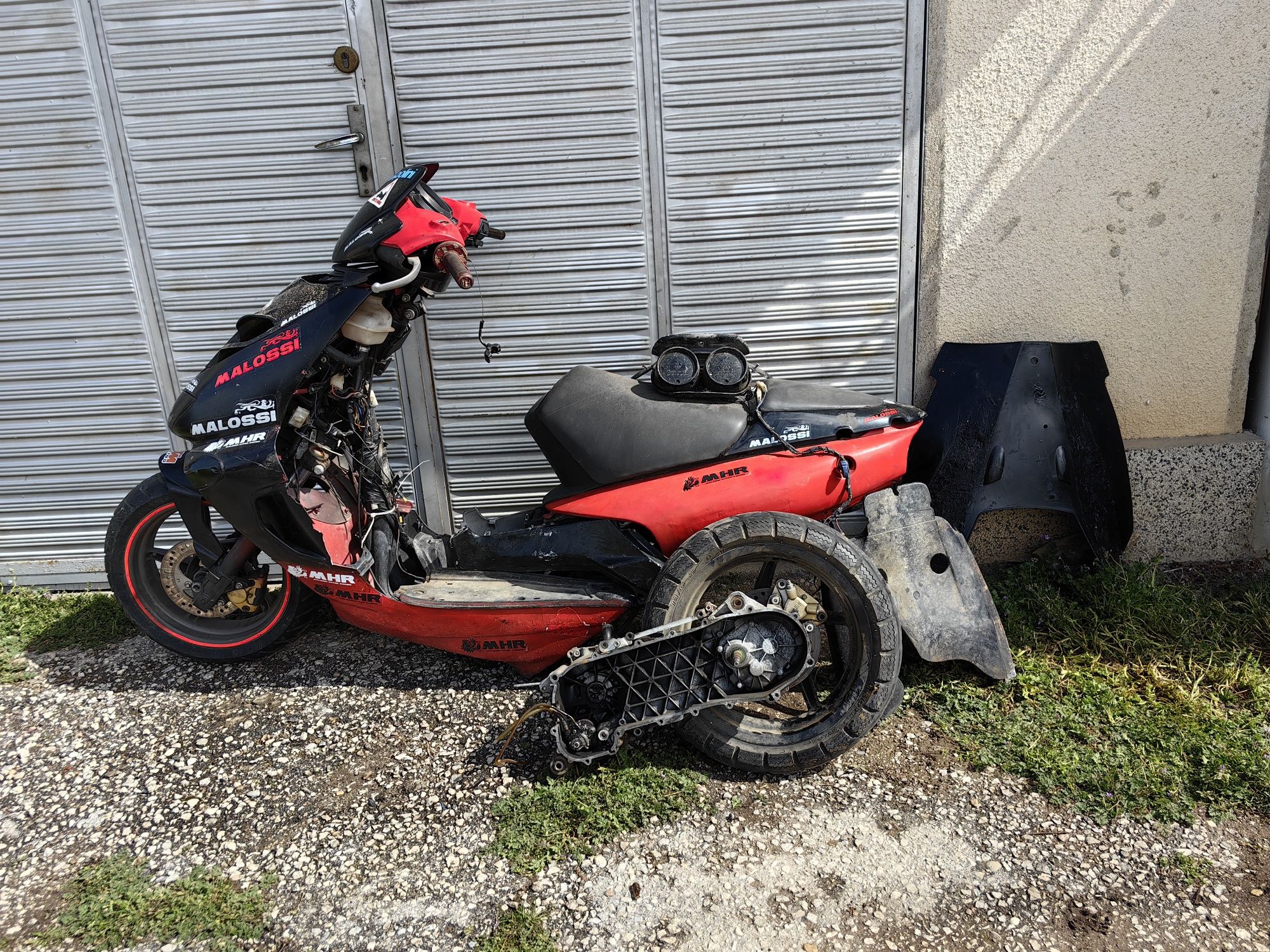 Aprilia SR50 на части
