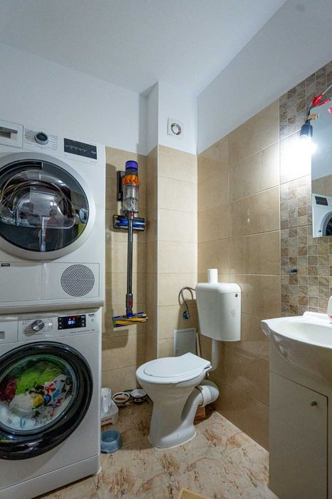 Apartament 3 camere decomandat (etaj 2) + Parcare privata