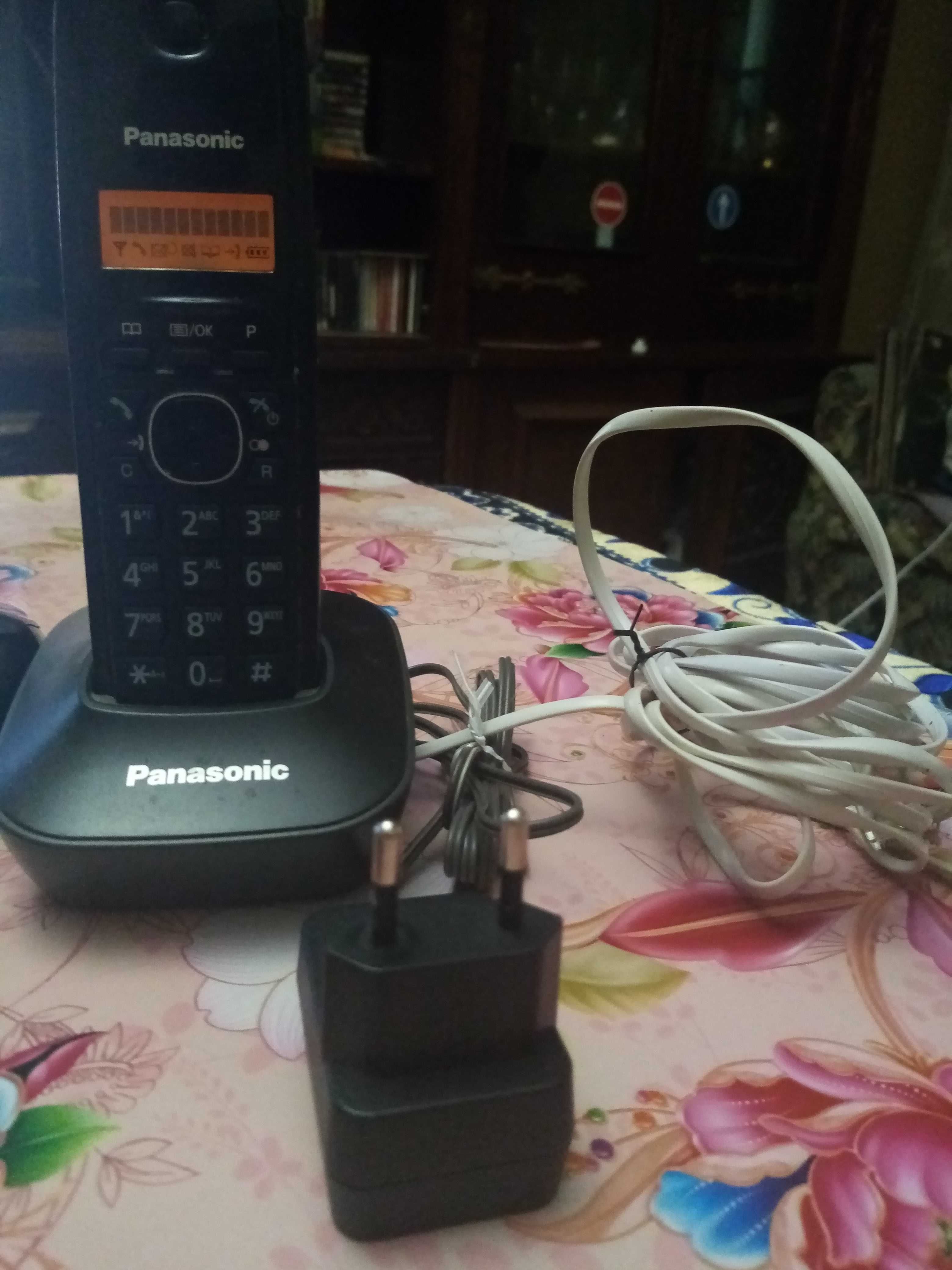Telefon fara fir Panasonic, model KX-TG1611FXH