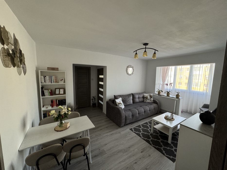 Vand apartament 3 camere