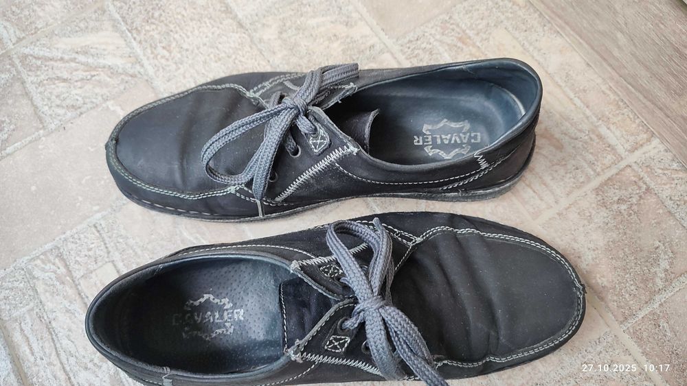 Продавам кожени обувки тип мокасини