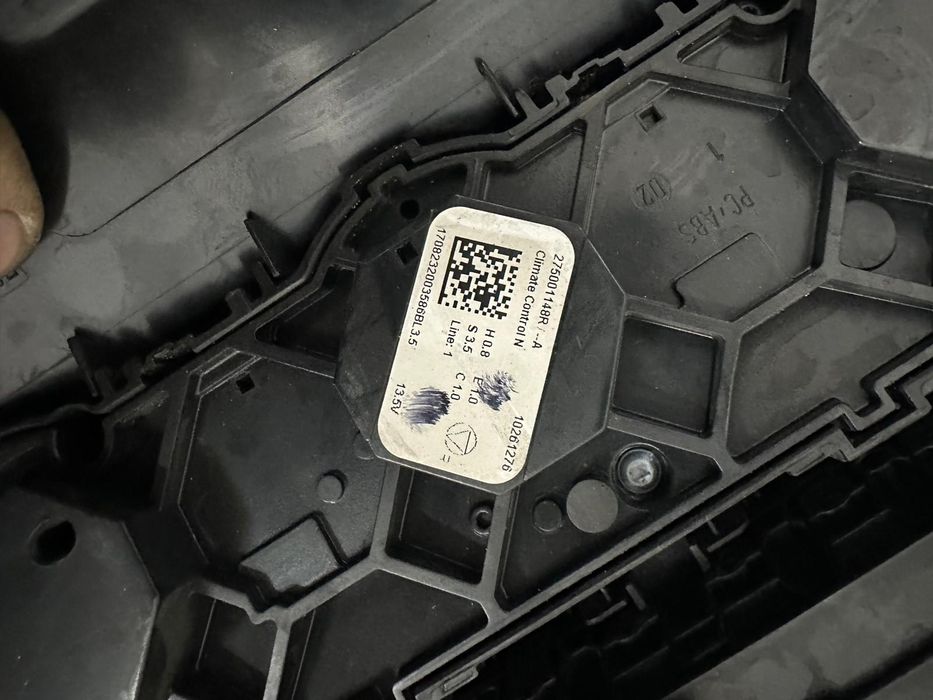 Climatronic / comanda centrala Dacia Duster 2 HJD model full