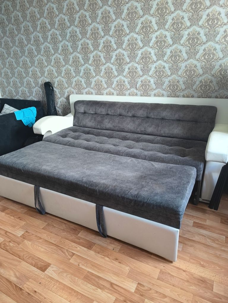 Продам диван-стол-кровать. Трансформер