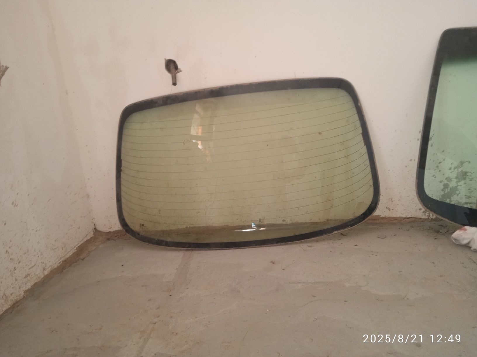 Daewoo leganza orqa oynasi
