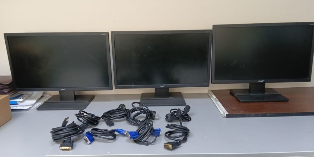 Мониторы Acer и hp