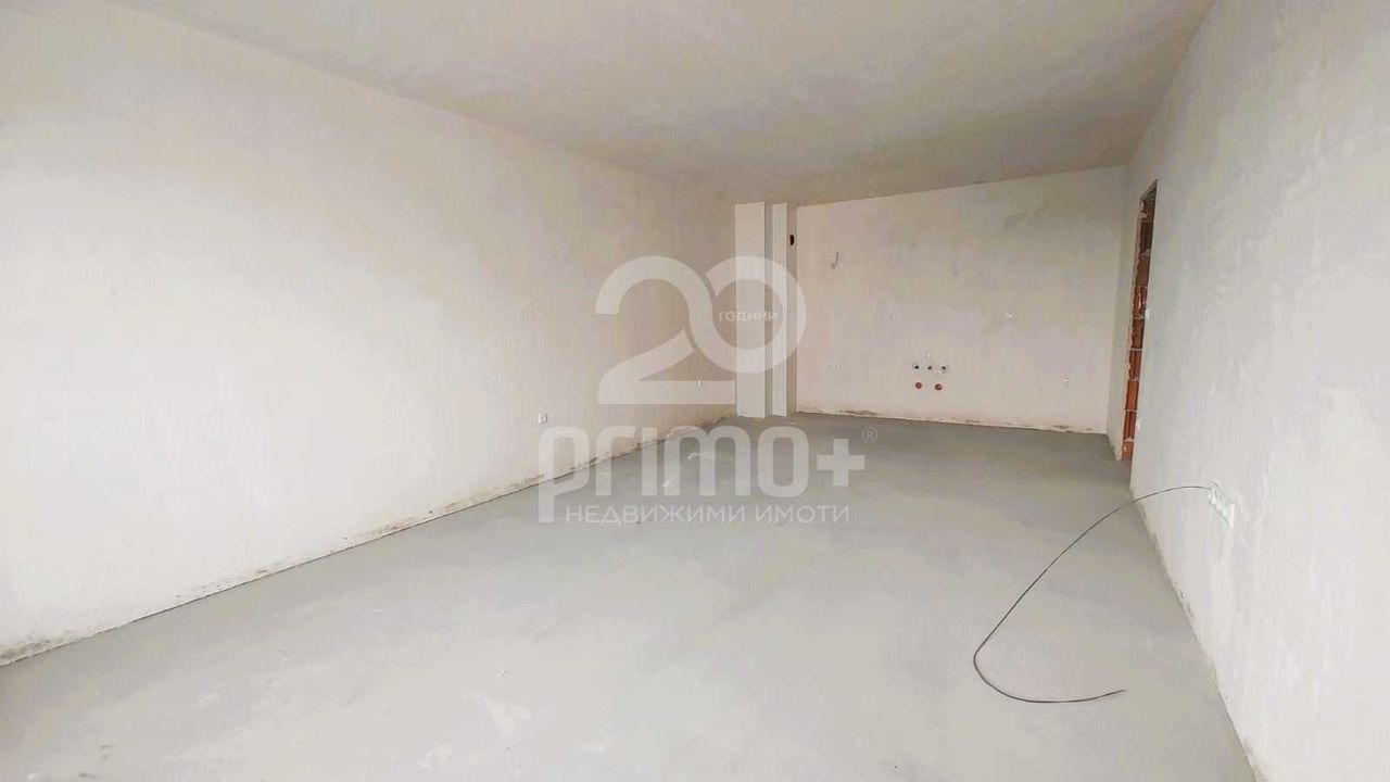 Продава се Тристаен апартамент в Велико Търново, Център - 93 кв.м за 1377 €/кв.м - Снимка #1