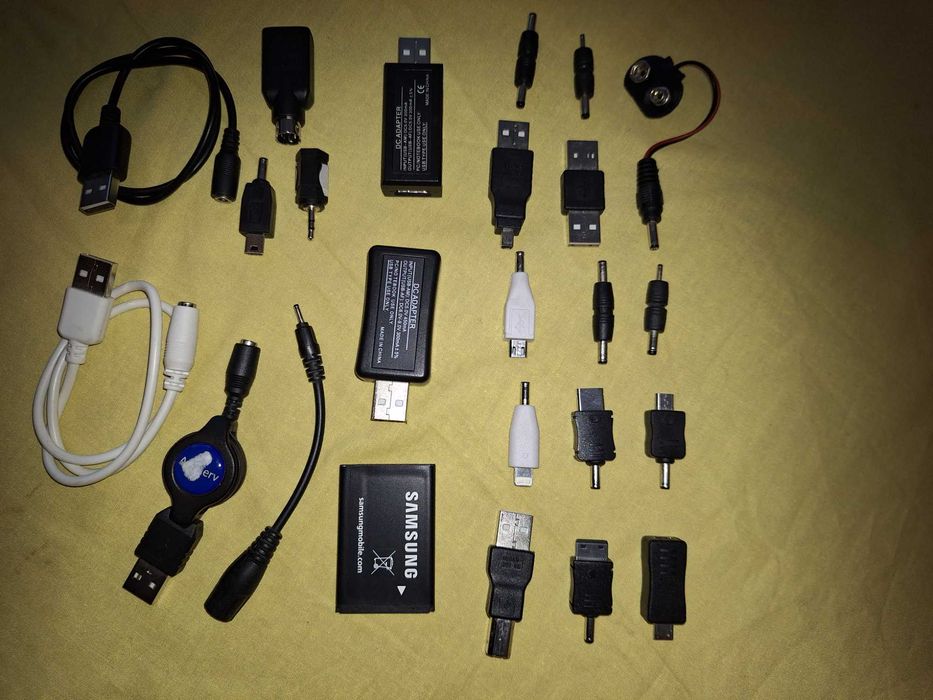 Set 24 acesorii, adaptoare telefoane etc