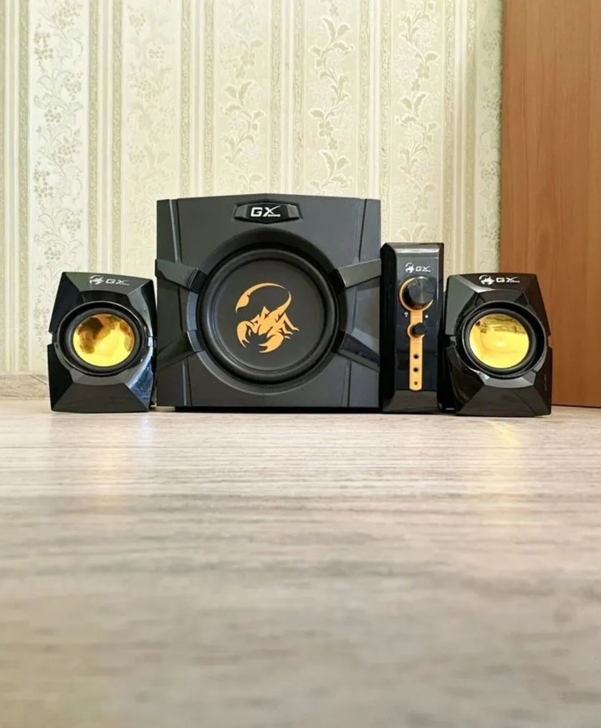 Продам Genius SW-G2.1
