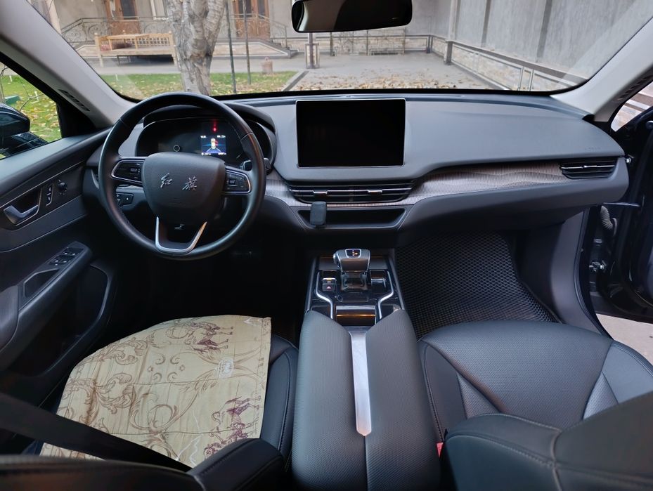 Продается HONGQI EQM5