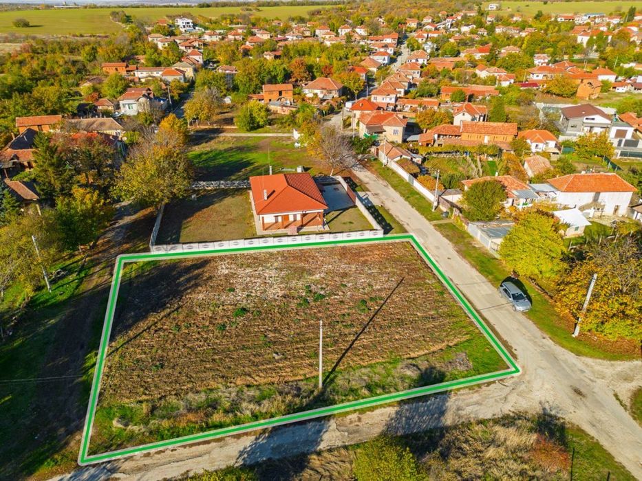 Парцел в Плевен, област-с.Къшин площ 900 цена 40000