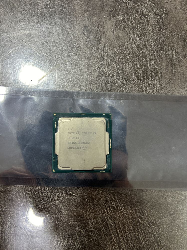 Процессор  intel i3 8100