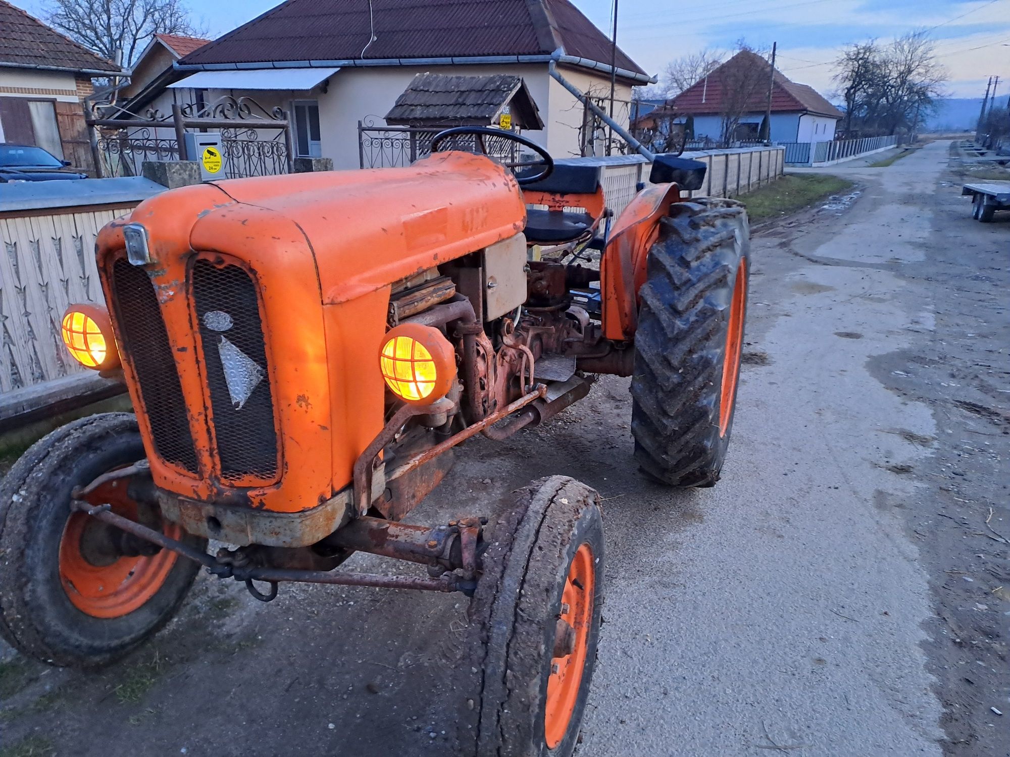 Tractor fiat 411