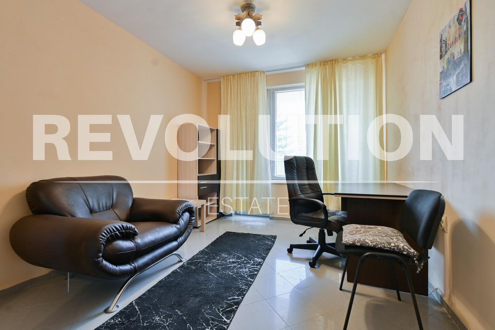 Дава се под наем Тристаен апартамент в София, Център - 65 кв.м за 650 € - Снимка #2