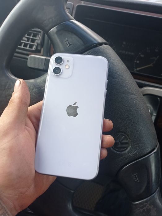 Продам или обменяю айфон 11