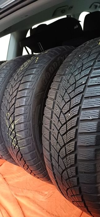 Anvelope Iarna 16' cu Jante tabla 4 buc