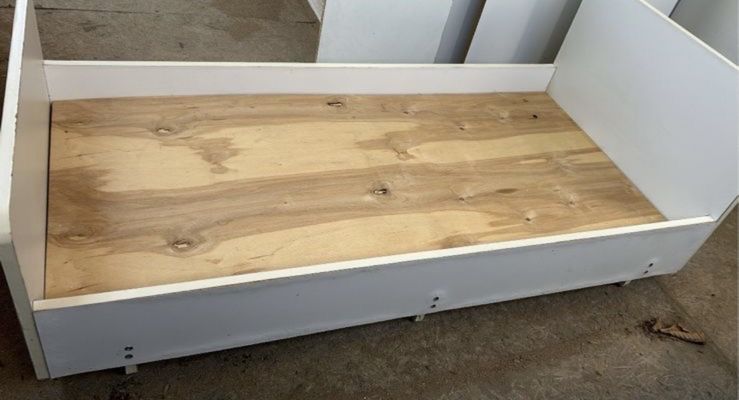 Детский кроват.