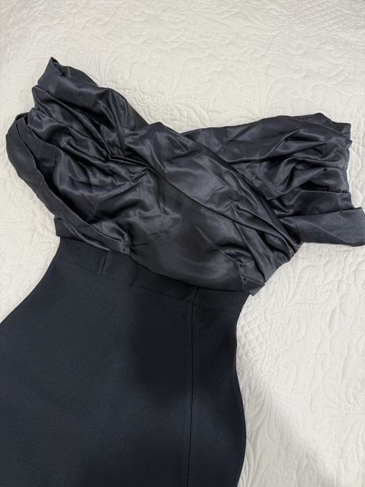 Официална черна рокля