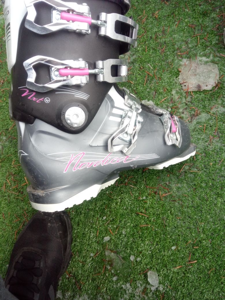 Дамски ски обувки Nordica