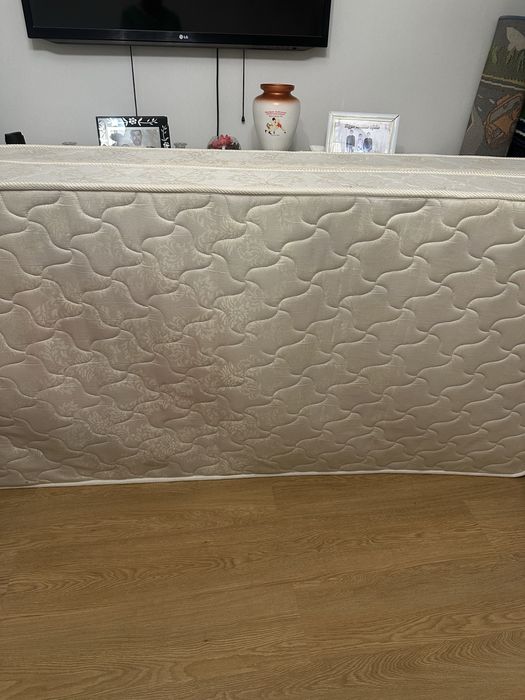 Продам матрас на односпальнюю кровать