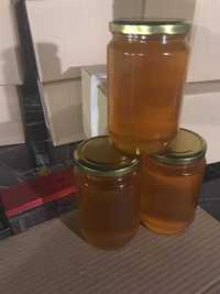 Натурален пчелен мед букет от медоносни растения цъфтящи от Май до Юли