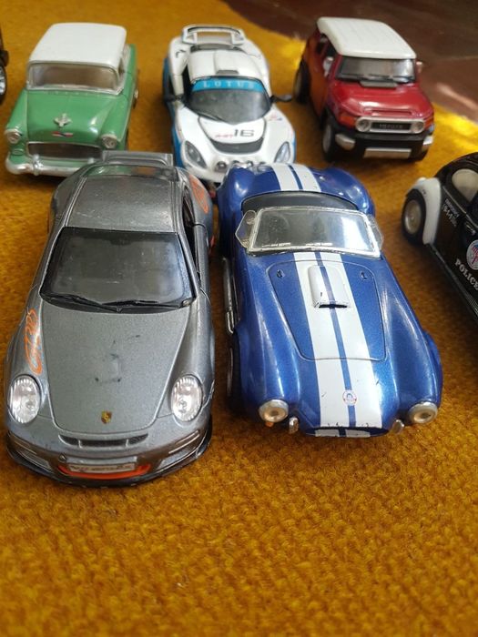 Машинки металлические коллекционные