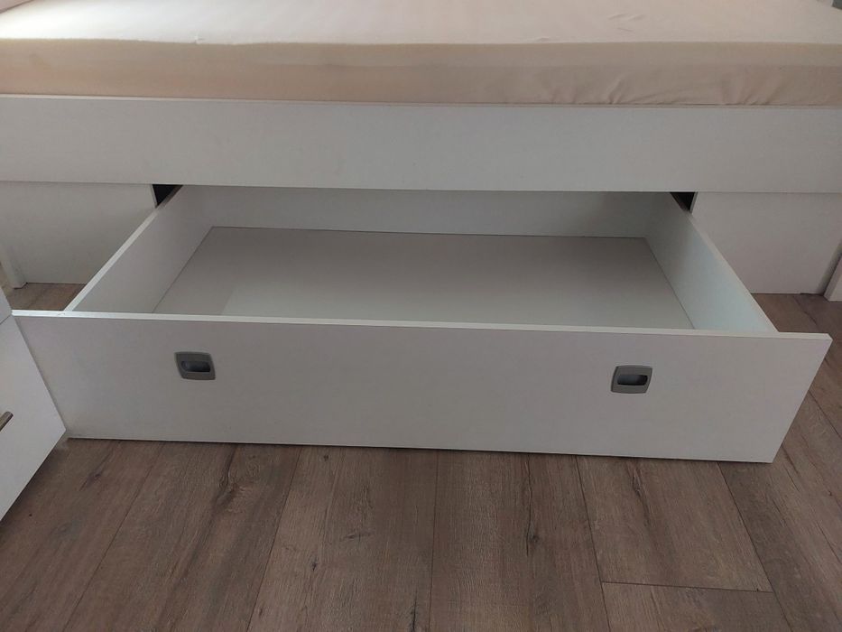 Висока Спалня Led Осветление Чекмеджета Подматрачна Рамка Матрак