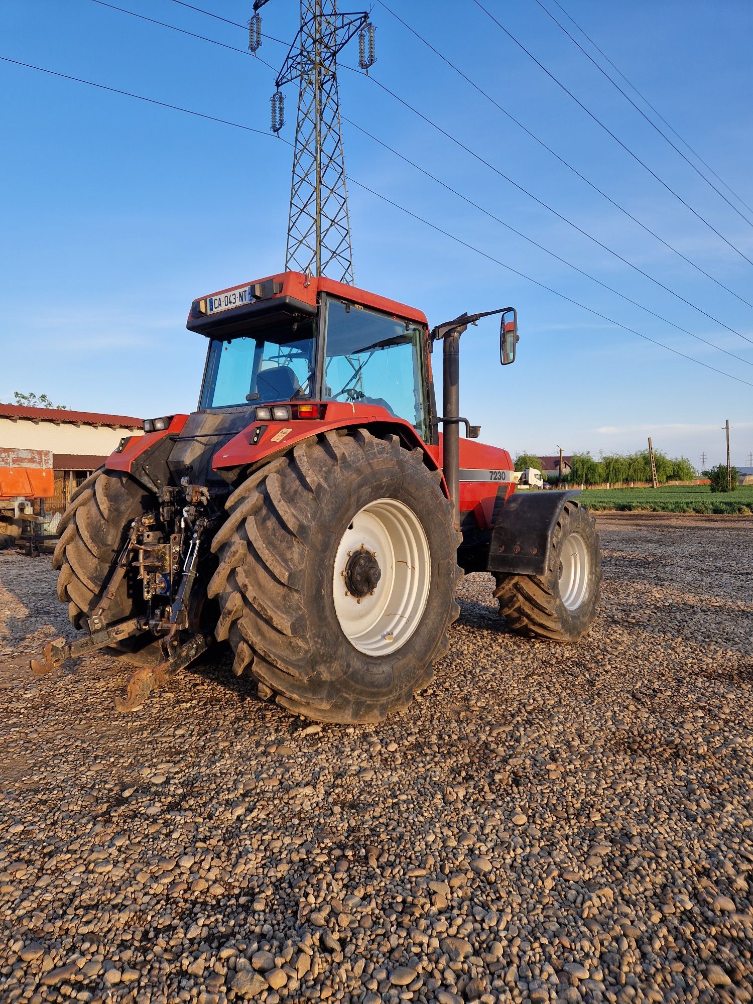 Vând tractor case 7230