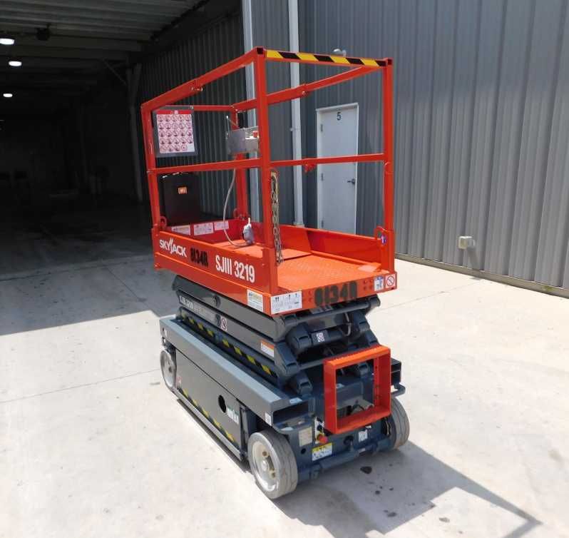 ПОД НАЕМ Ножична Вишка Skyjack SJIH 3219/ 8 м. Височина, гр. Казанлък
